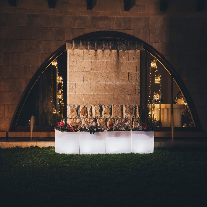 Vaso Luminoso Fioriera In Resina Rettangolare H 50 CM Led Luce Bianca mod. Flowerpot Angolare Led